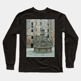 Linlithgow Palace, Scotland - Fountain (1) Long Sleeve T-Shirt